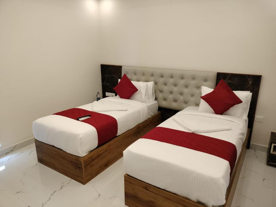 Mayuri Residency Hotel Attibele Buitenkant foto