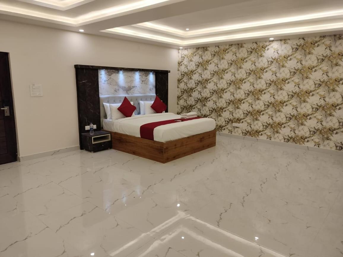 Mayuri Residency Hotel Attibele Buitenkant foto