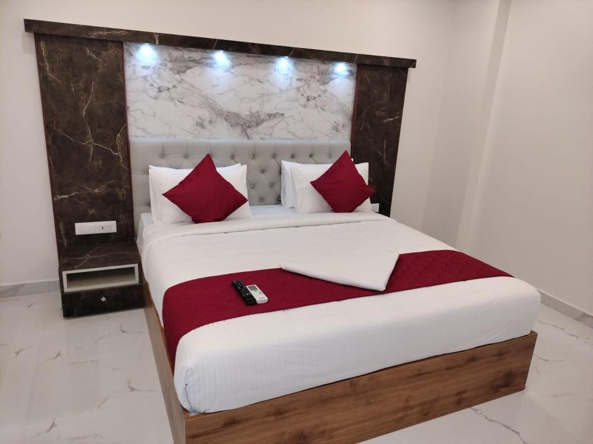 Mayuri Residency Hotel Attibele Buitenkant foto