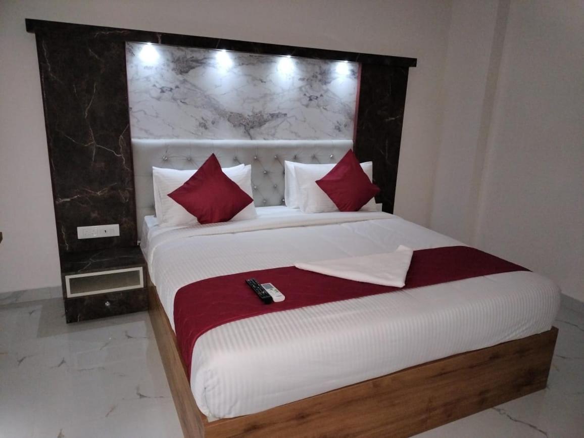 Mayuri Residency Hotel Attibele Buitenkant foto